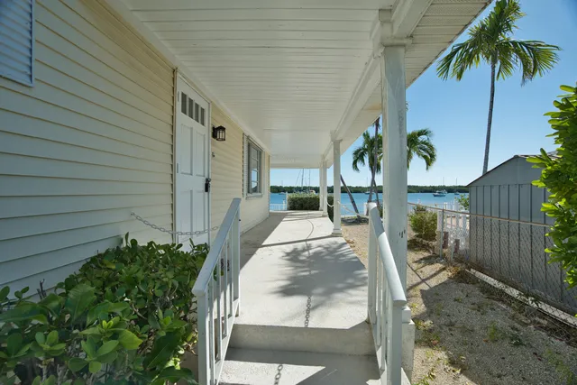 a view of a house with a big yard