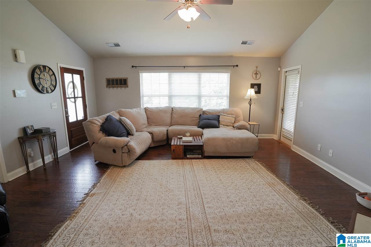 208 Stoney Trail Alabaster, AL 35114 - Photo 5 of 32