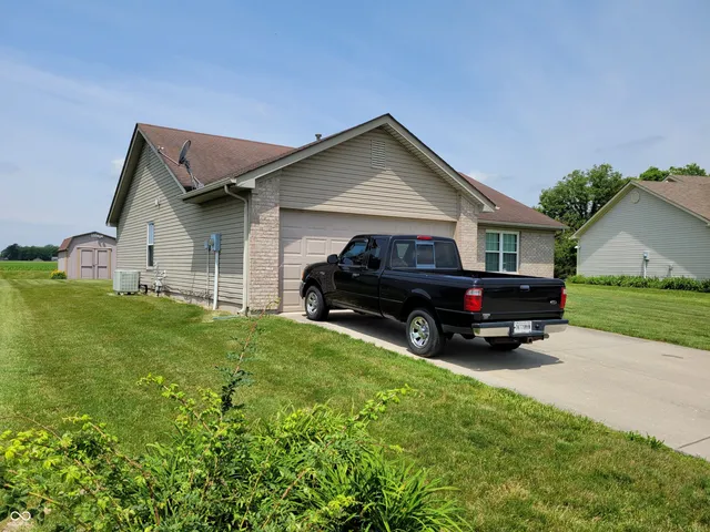 $269,900 | 1096 Bumblebee Way, Greenfield, IN 46140
