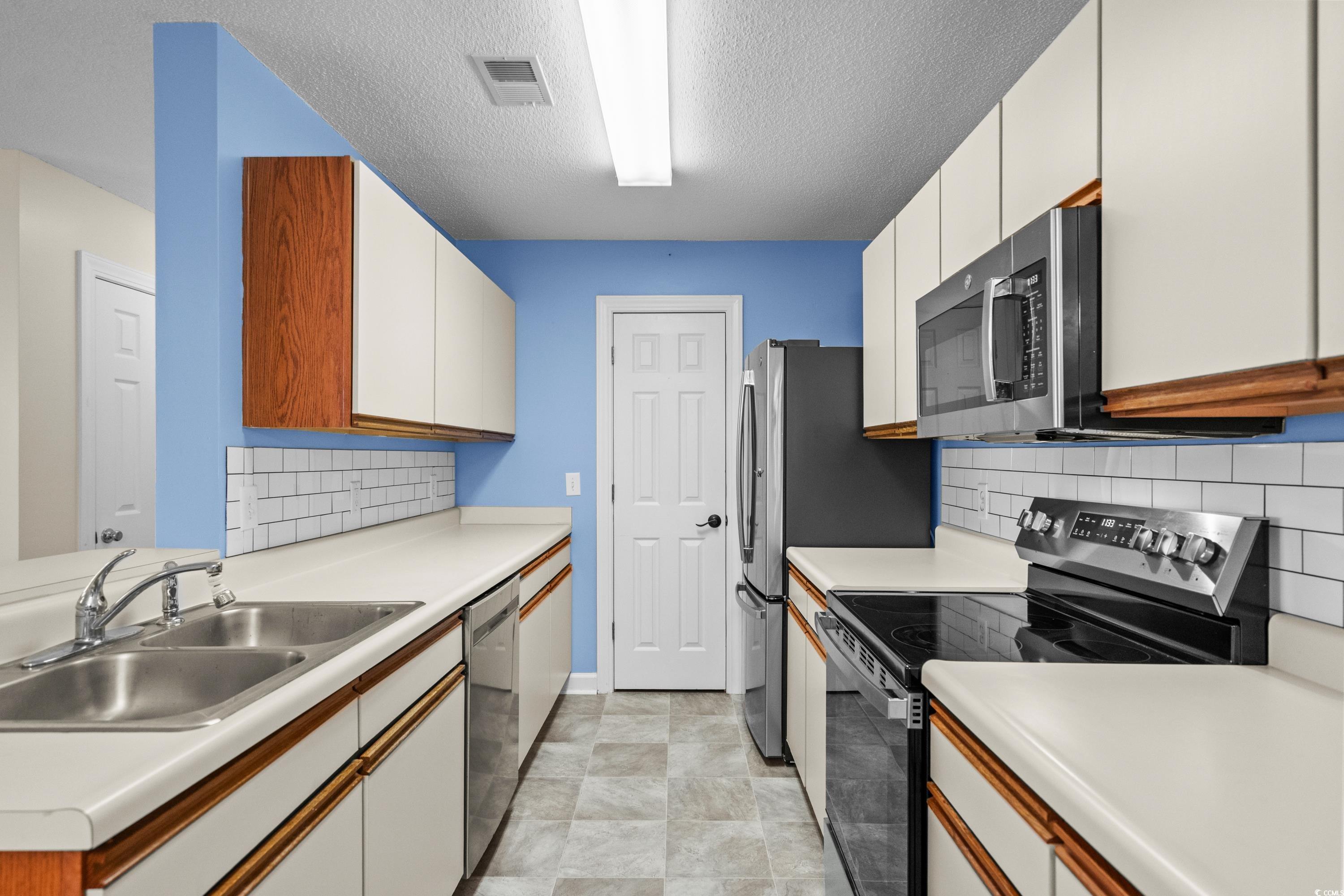 4387 Daphne Lane, Unit B Murrells Inlet, SC 29576 - Photo 18 of 40 Gallery Image 18