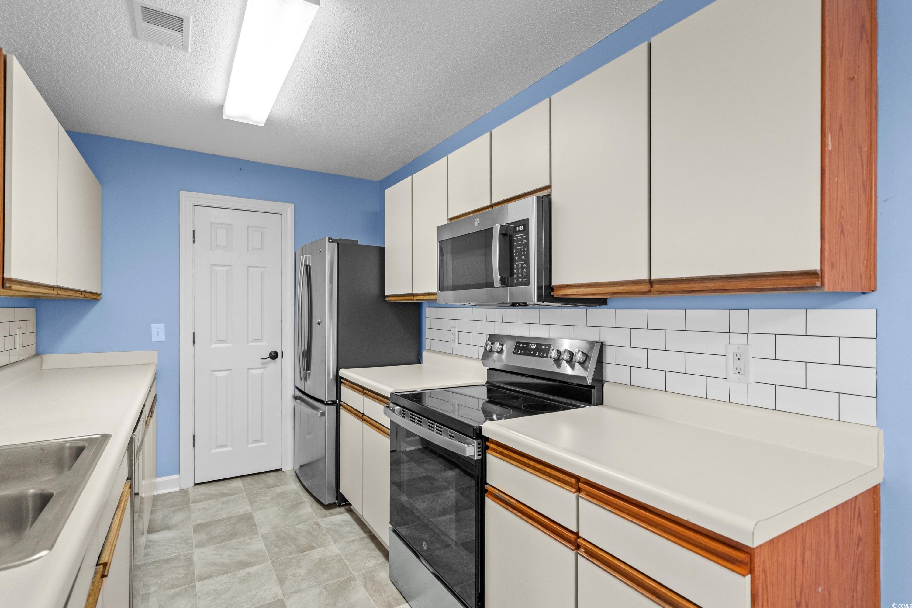 4387 Daphne Lane, Unit B Murrells Inlet, SC 29576 - Photo 19 of 40 Gallery Image 19