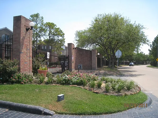 $1,425 | 2023 Gentryside Drive, Unit 201, Houston, TX 77077