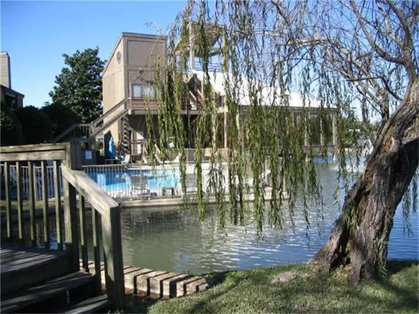 $1,425 | 2023 Gentryside Drive, Unit 201, Houston, TX 77077