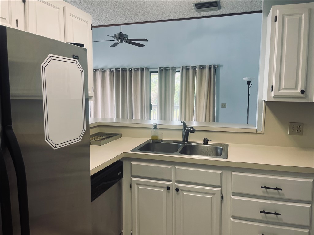 9632 Riverside Drive, Unit 5 Sebastian, FL 32958 - Photo 8 of 24 Gallery Image 8