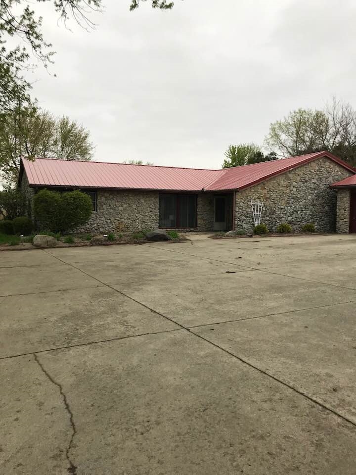 2012 West Royerton Road Muncie, IN 47303 - Photo 2 of 8