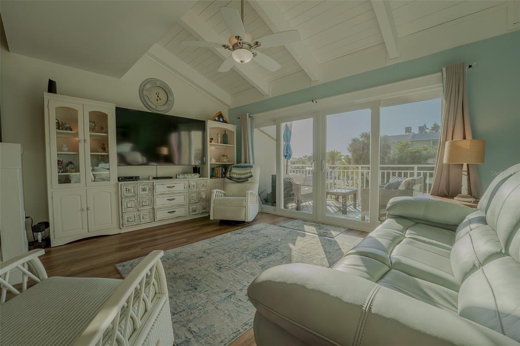 324 Windrush Boulevard, Unit 11 Indian Rocks Beach, FL 33785 - Photo 10 of 41