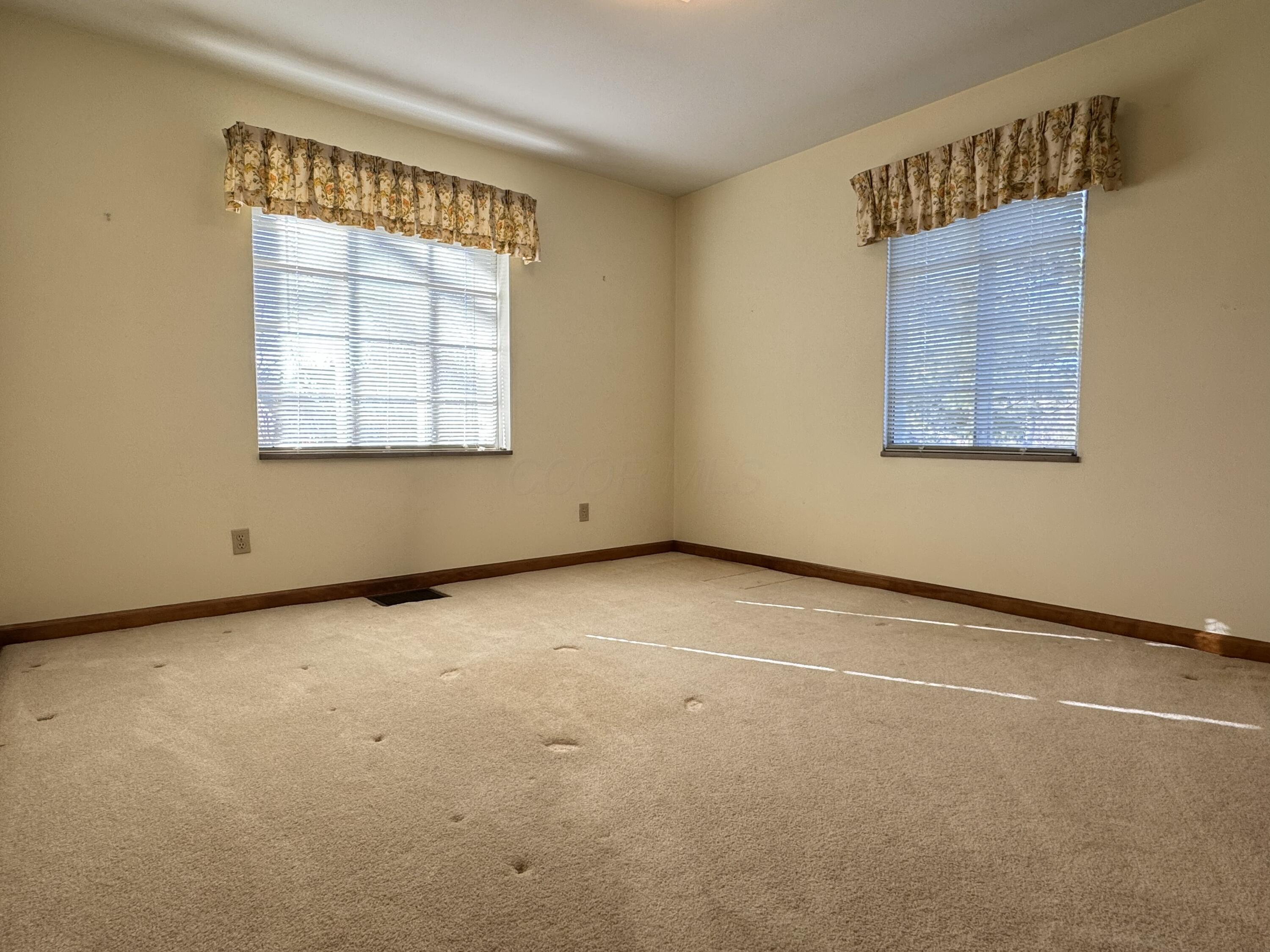 2272 Fishinger Road Columbus, OH 43220 - Photo 22 of 34 Front Bedroom 1