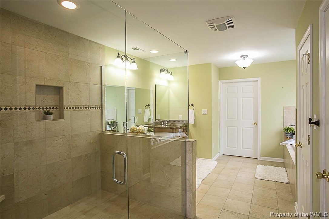 425 Crockett Road Seaford, VA 23696 - Photo 17 of 48 Gallery Image 17