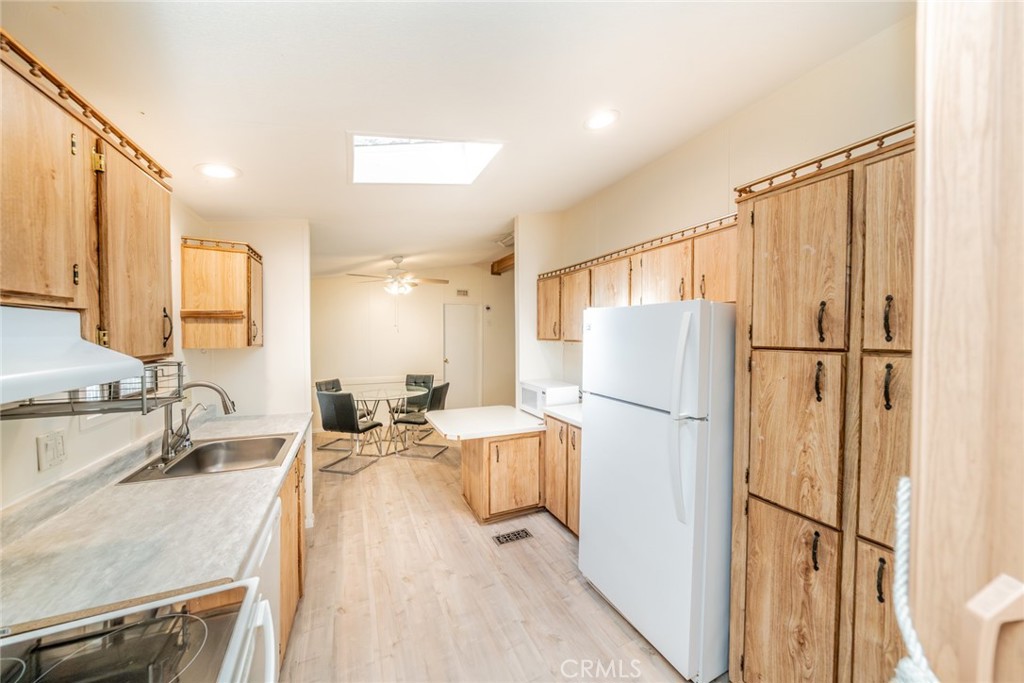 10200 Johnson Road, Unit 55 Phelan, CA 92371 - Photo 11 of 35
