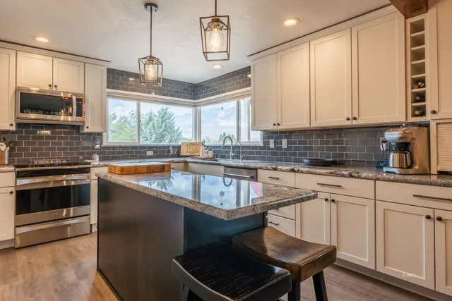 $830,000 | 473 Arboles Drive, Bishop, CA 93514