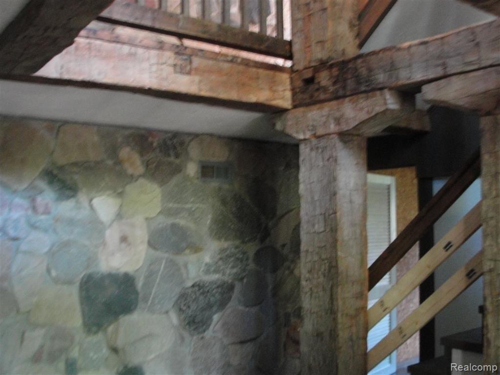 12435 Fish Lake Road Holly, MI 48442 - Photo 9 of 12 foyer.JPG