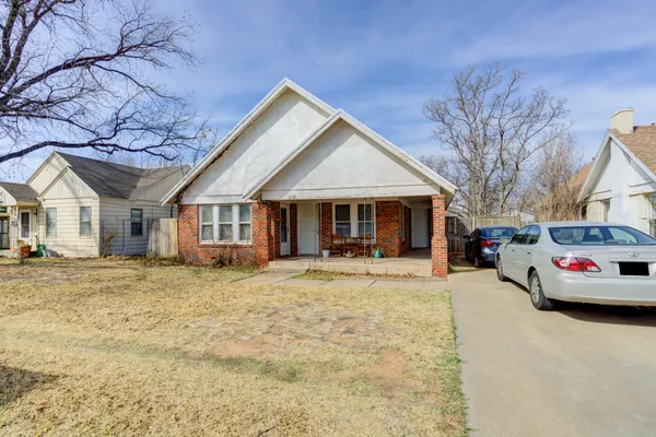 $90,000 | 2120 26th Street, Lubbock, TX 79411