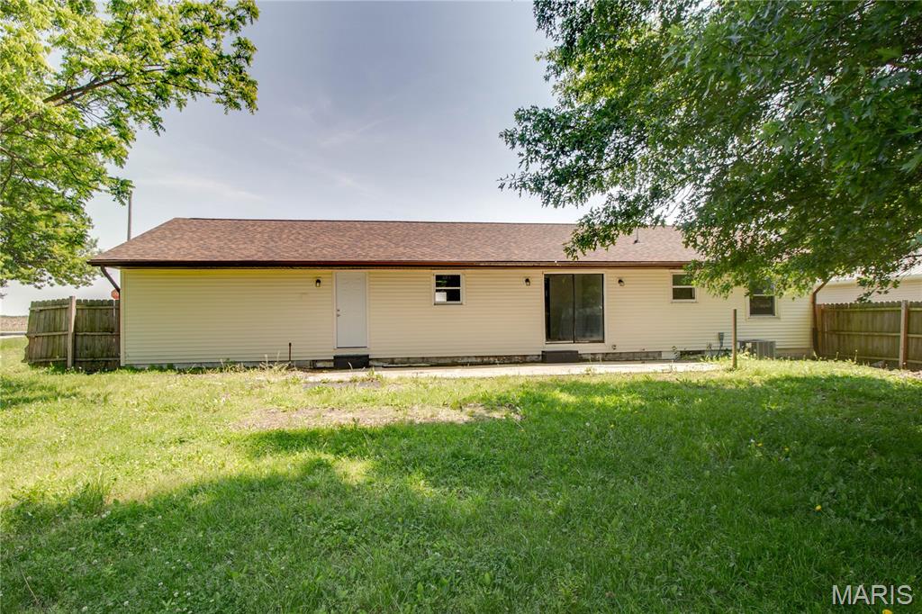 507 Walnut Street Hillsboro, IL 62049 - Photo 26 of 32
