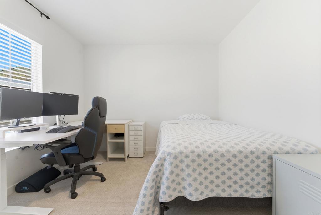 35172 Rangpur Lane Fallbrook, CA 92028 - Photo 33 of 47 a bedroom with a workspace