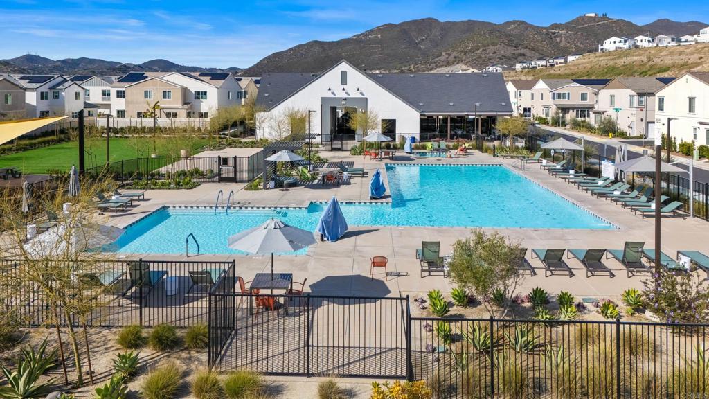 35172 Rangpur Lane Fallbrook, CA 92028 - Photo 45 of 47 a view of a town with big houses