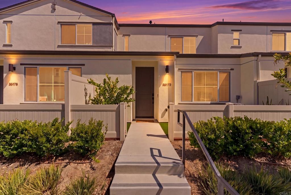 35172 Rangpur Lane Fallbrook, CA 92028 - Photo 47 of 47 front view of a house