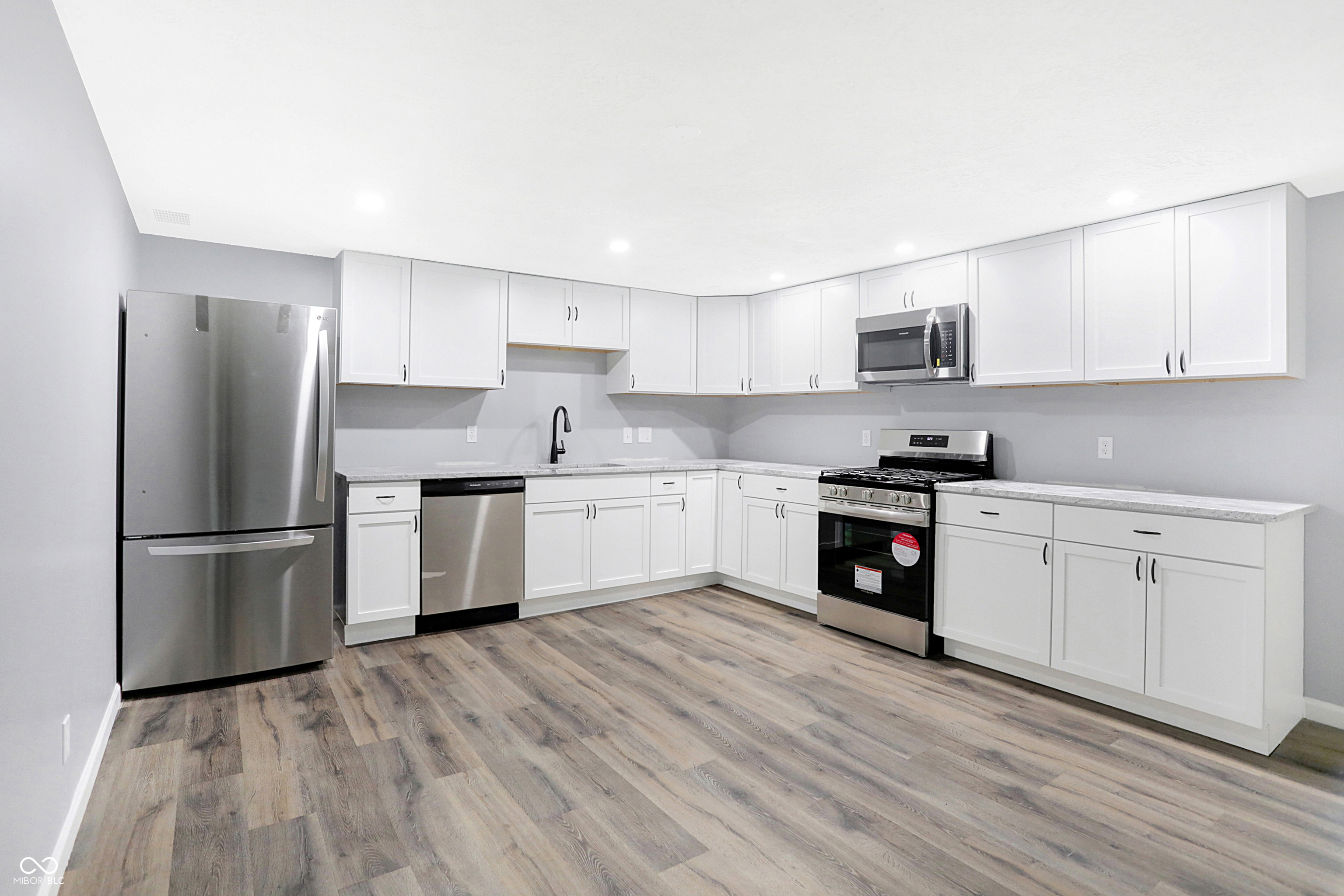 6166 Cooper Road Indianapolis, IN 46228 - Photo 13 of 34 Gallery Image 13