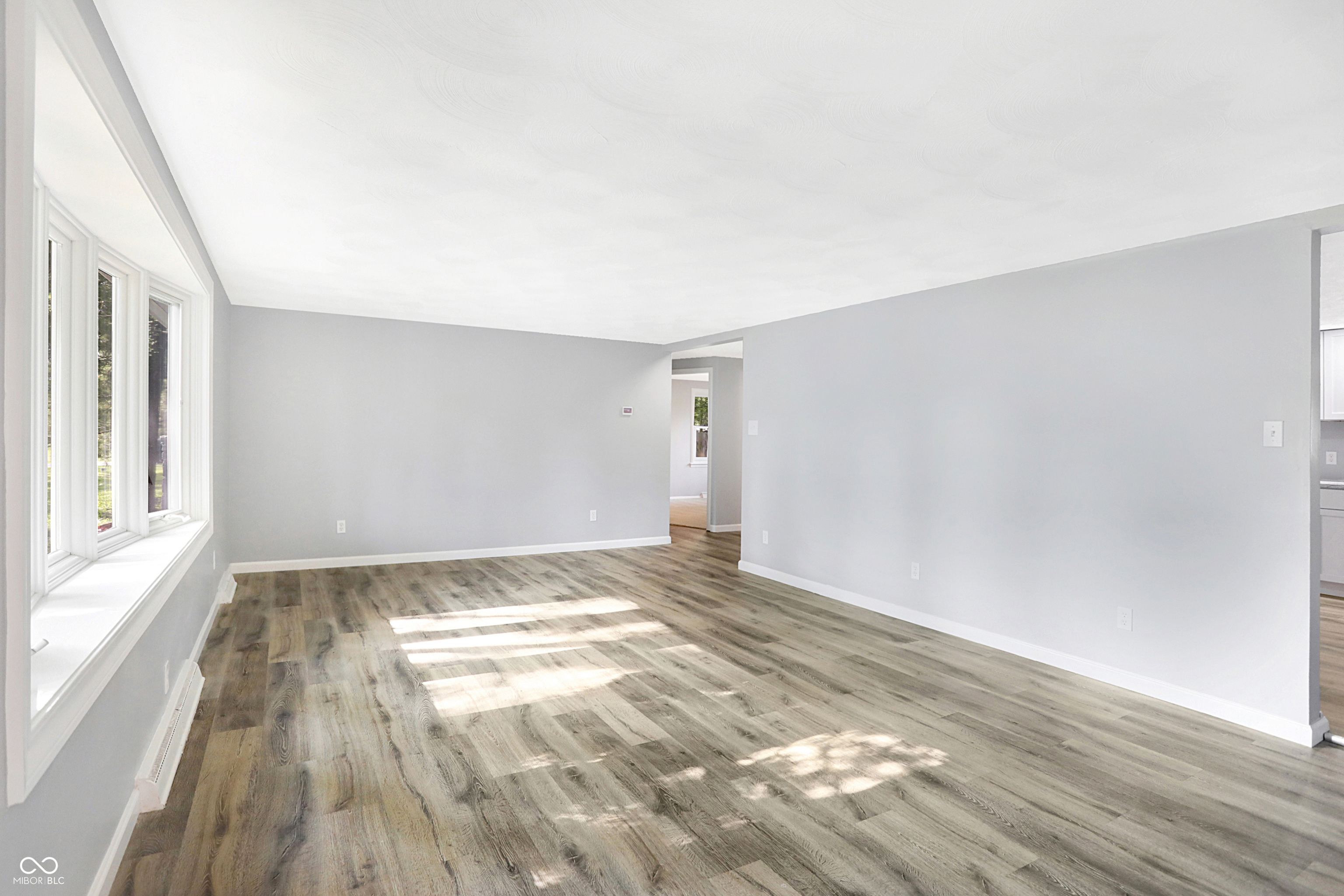 6166 Cooper Road Indianapolis, IN 46228 - Photo 4 of 34 Gallery Image 4