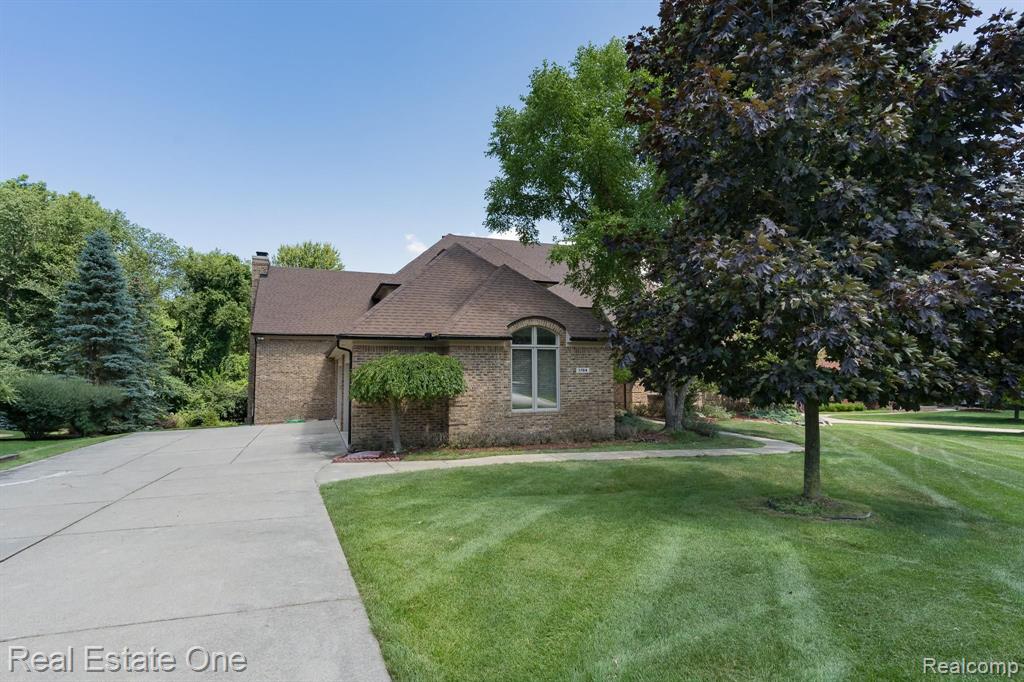 1784 Blue Grass Drive Rochester Hills, MI 48306 - Photo 7 of 72