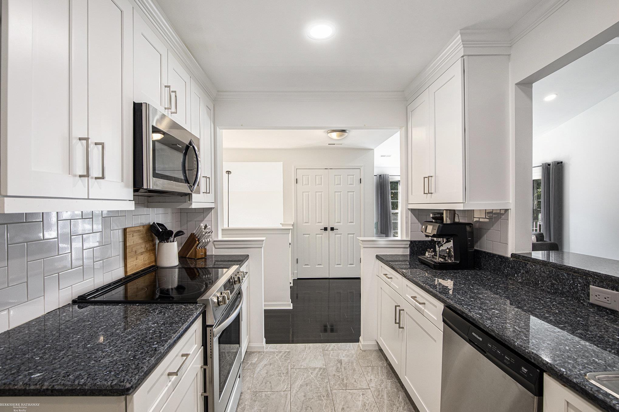 1784 Flagstone Circle Rochester, MI 48307 - Photo 26 of 44 50158699-7bb6a98d-e928-4a6b-b0c4-9eabb6b7aaac.JPG