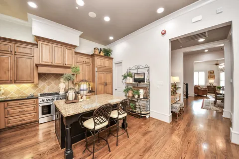 $775,000 | 1406 Lake Pointe Parkway, Sugar Land, TX 77478