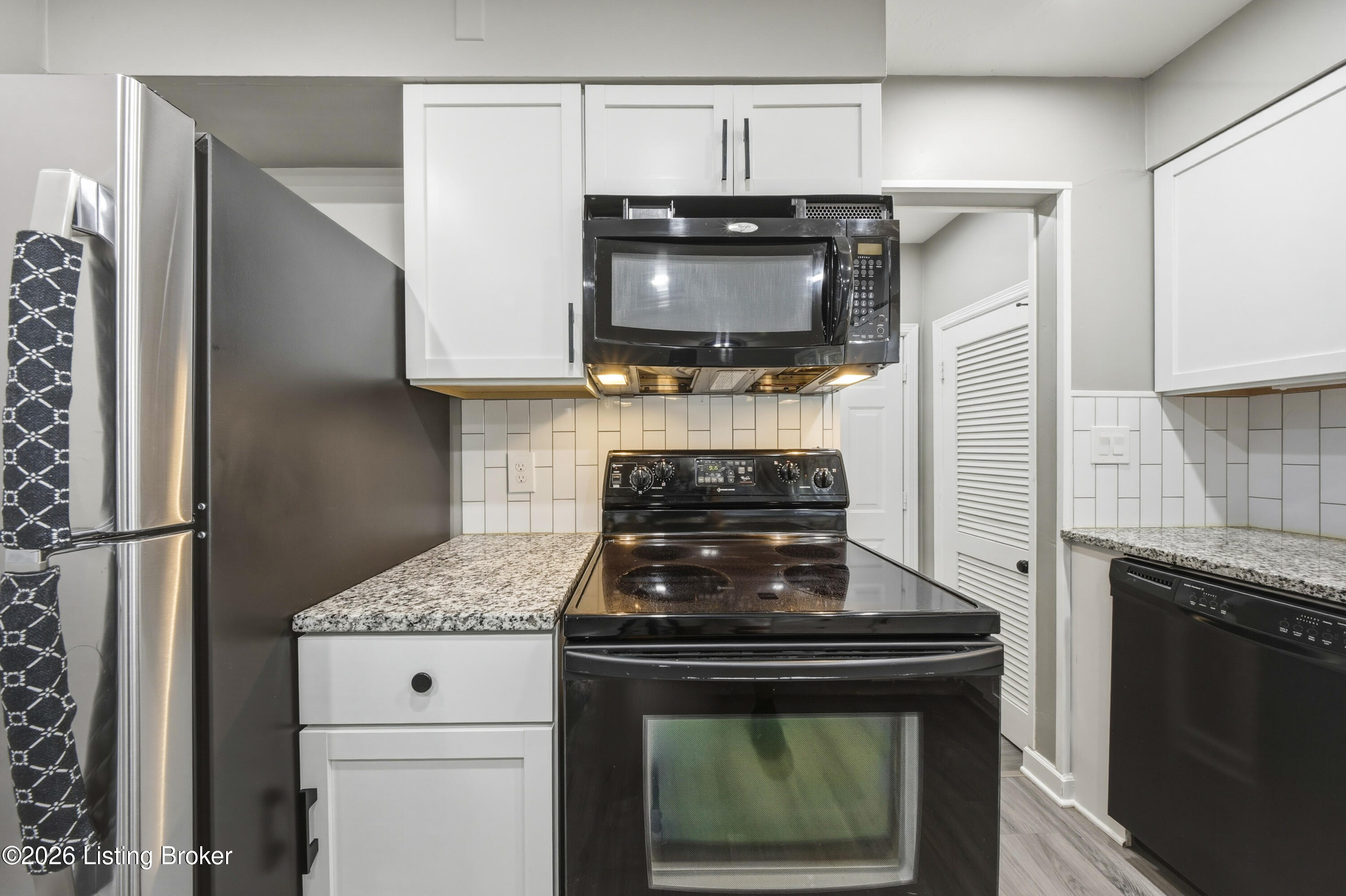 10501 Blue Lick Road Louisville, KY 40229 - Photo 13 of 36 15__r7a6622