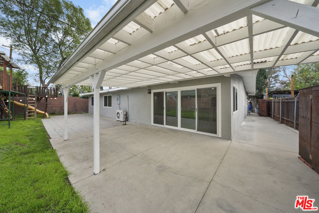 17845 Stagg Street Reseda, CA 91335 - Photo 2 of 7