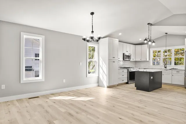 $489,900 | 21070 Alpine Drive, Lawrenceburg, IN 47025