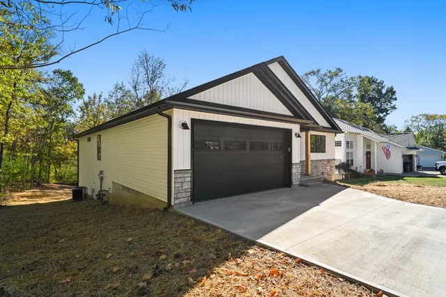 $489,900 | 21070 Alpine Drive, Lawrenceburg, IN 47025