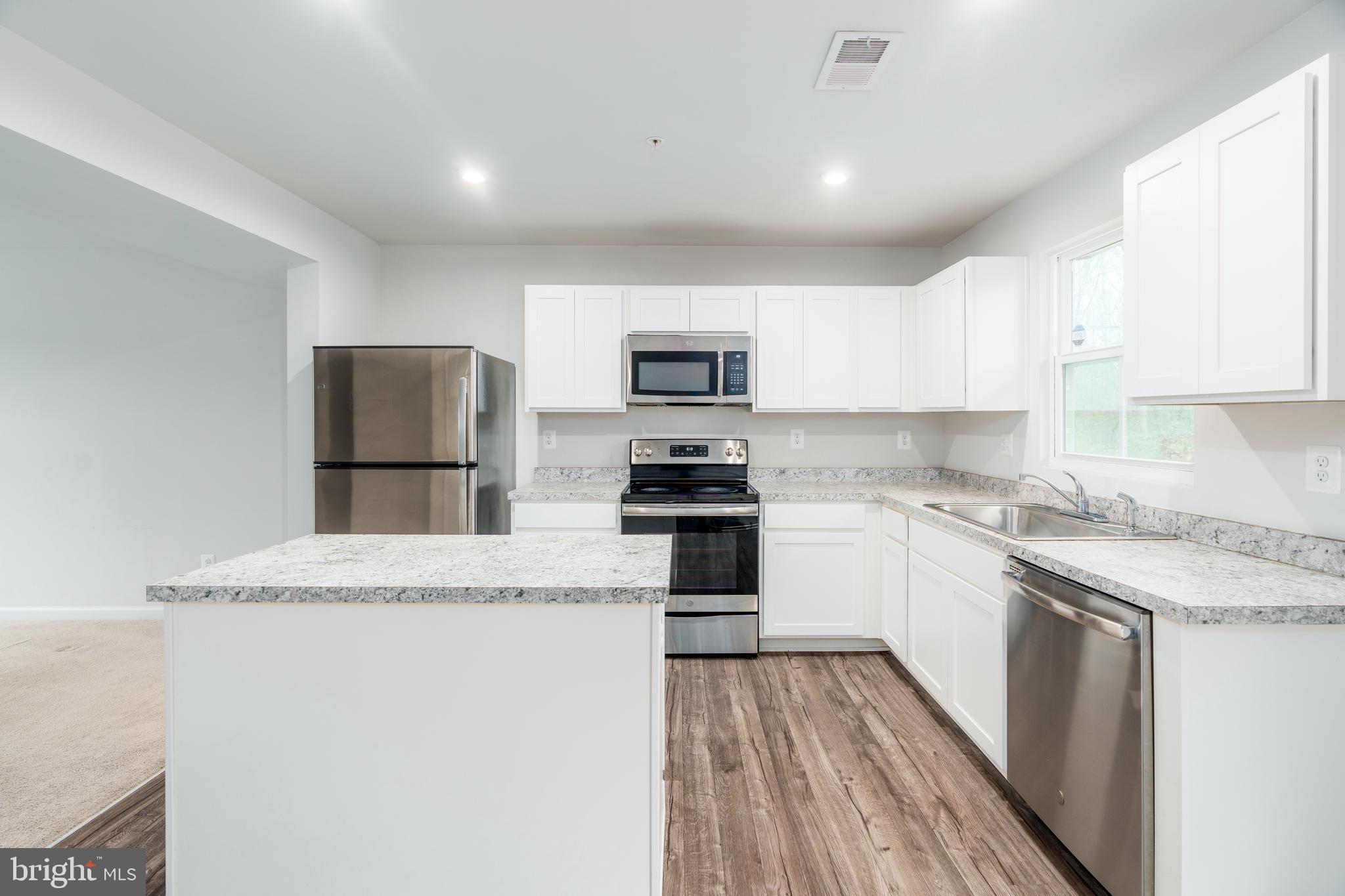118 Azalea Circle Elkton, MD 21921 - Photo 4 of 15 Stainless steel appliances