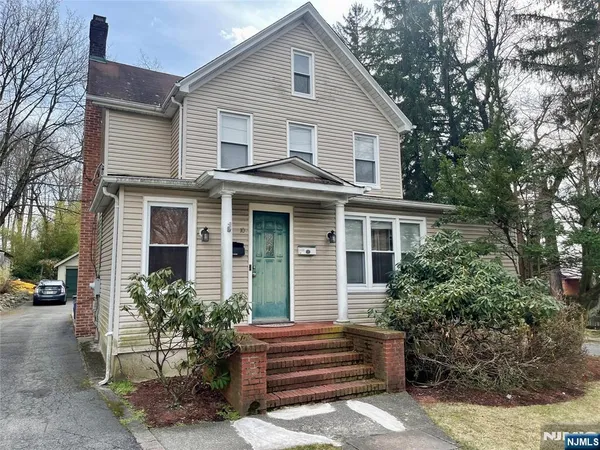 $2,250 | 10 East Grand Avenue, Unit 2, Montvale, NJ 07645