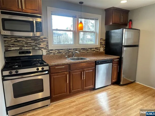 $2,250 | 10 East Grand Avenue, Unit 2, Montvale, NJ 07645