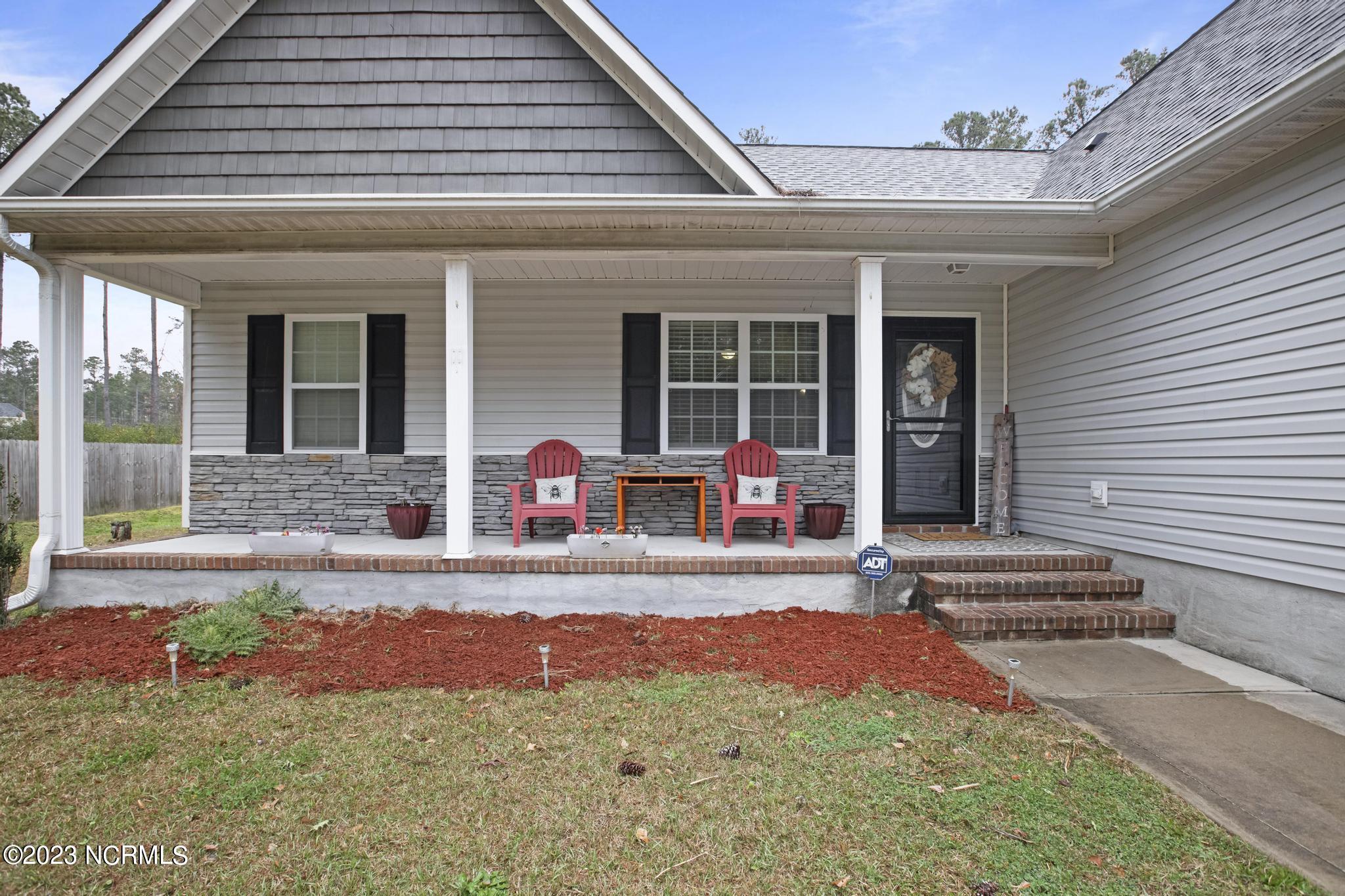 1400 Gould Road Jacksonville, NC 28540 - Photo 3 of 27 IMG_8003