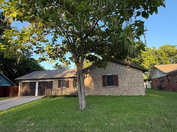 $239,000 | 421 Smith Avenue, Everman, TX 76140