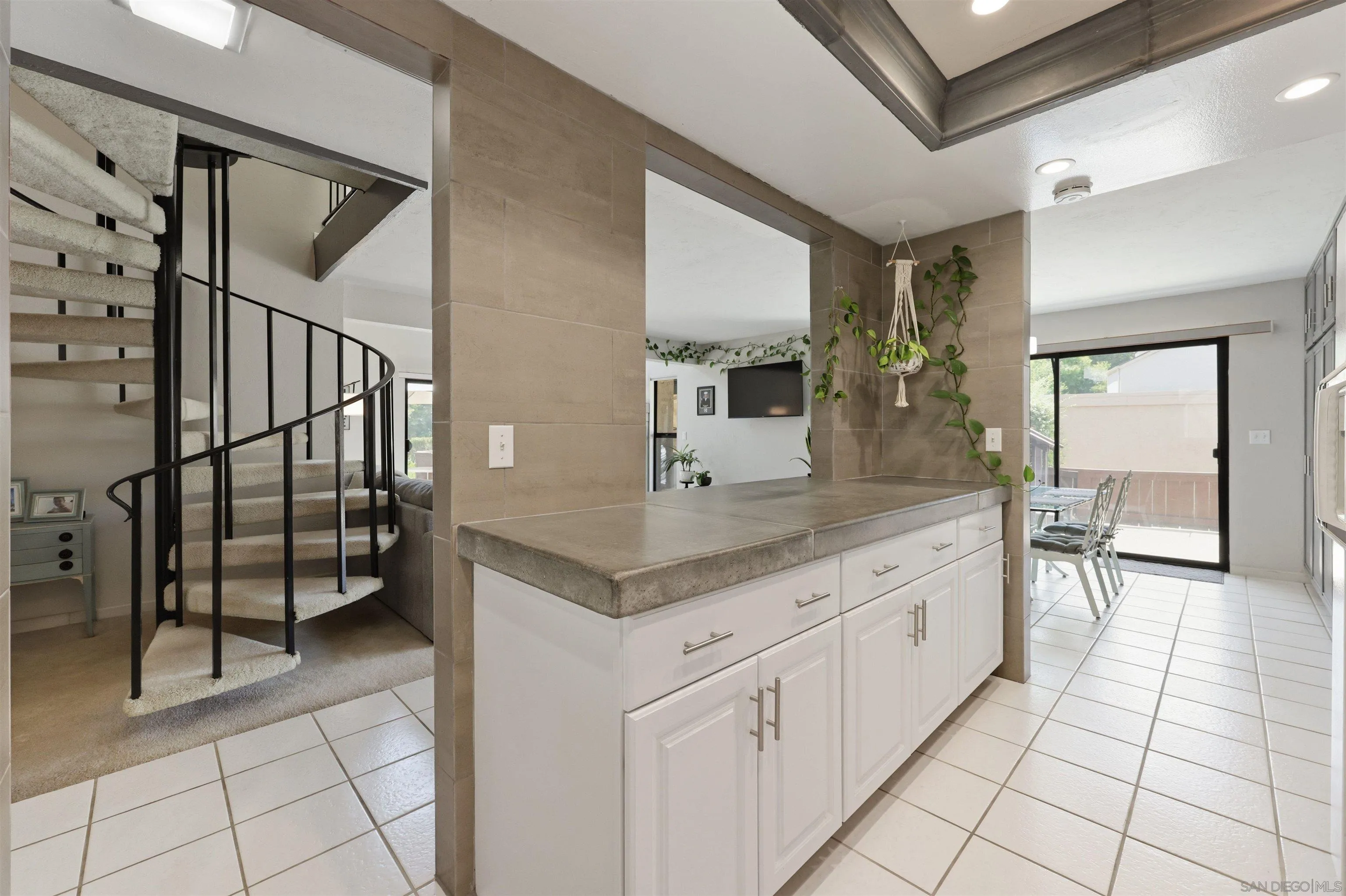 23621 Country Villa Road Ramona, CA 92065 - Photo 5 of 25 Gallery Image 5