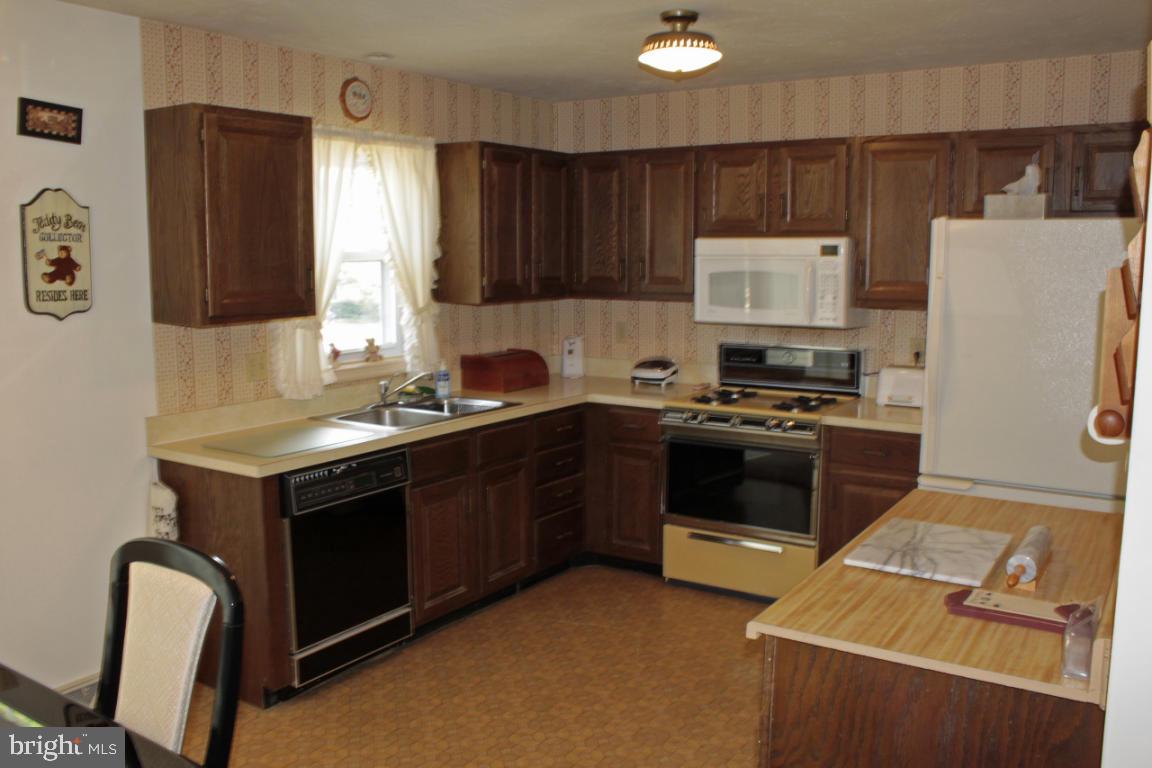 517 North Elm Street Lititz, PA 17543 - Photo 5 of 14 Gallery Image 5