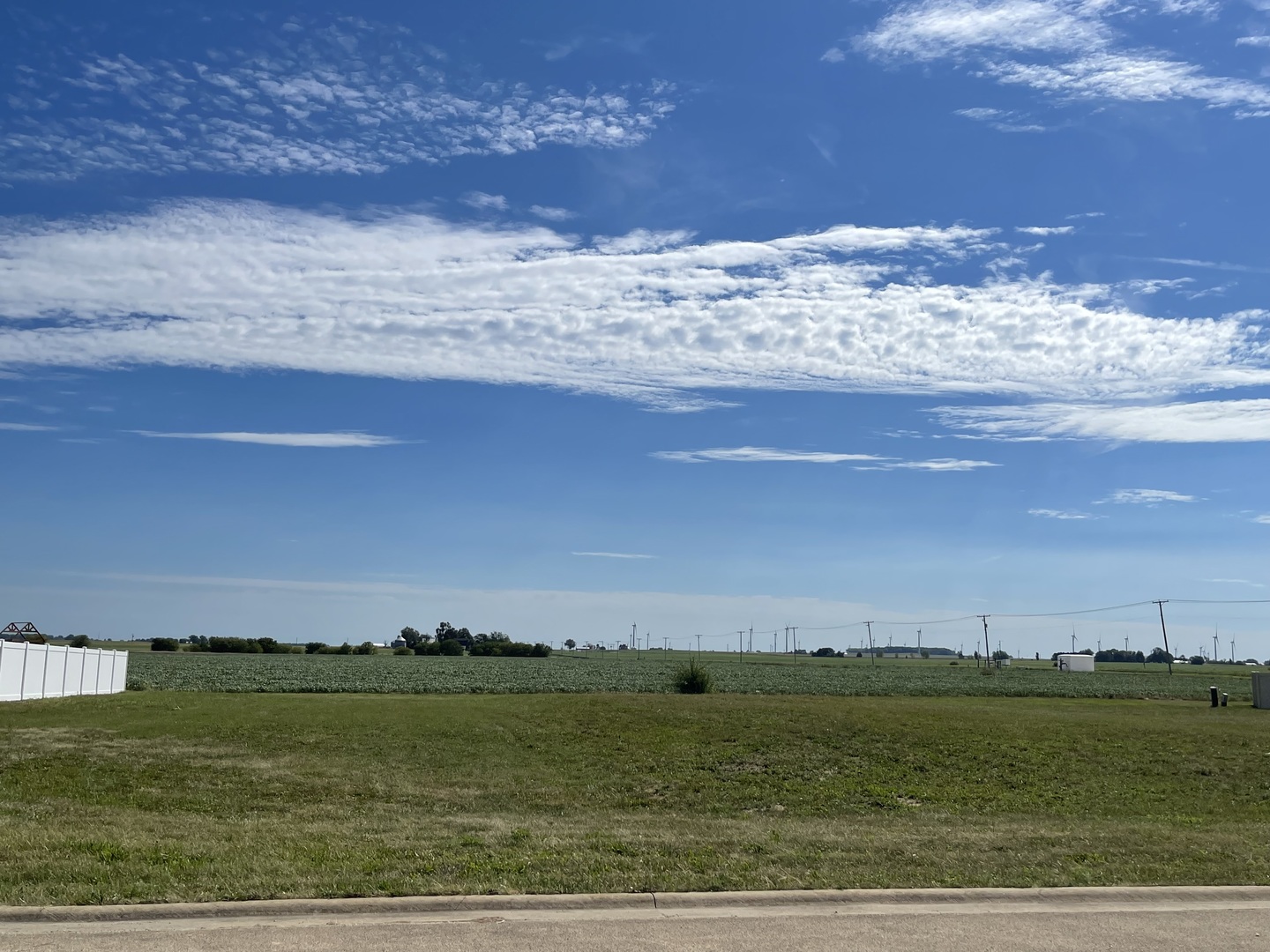 526 Tiger Lane Herscher, IL 60941 - Photo 1 of 3 a view of an ocean