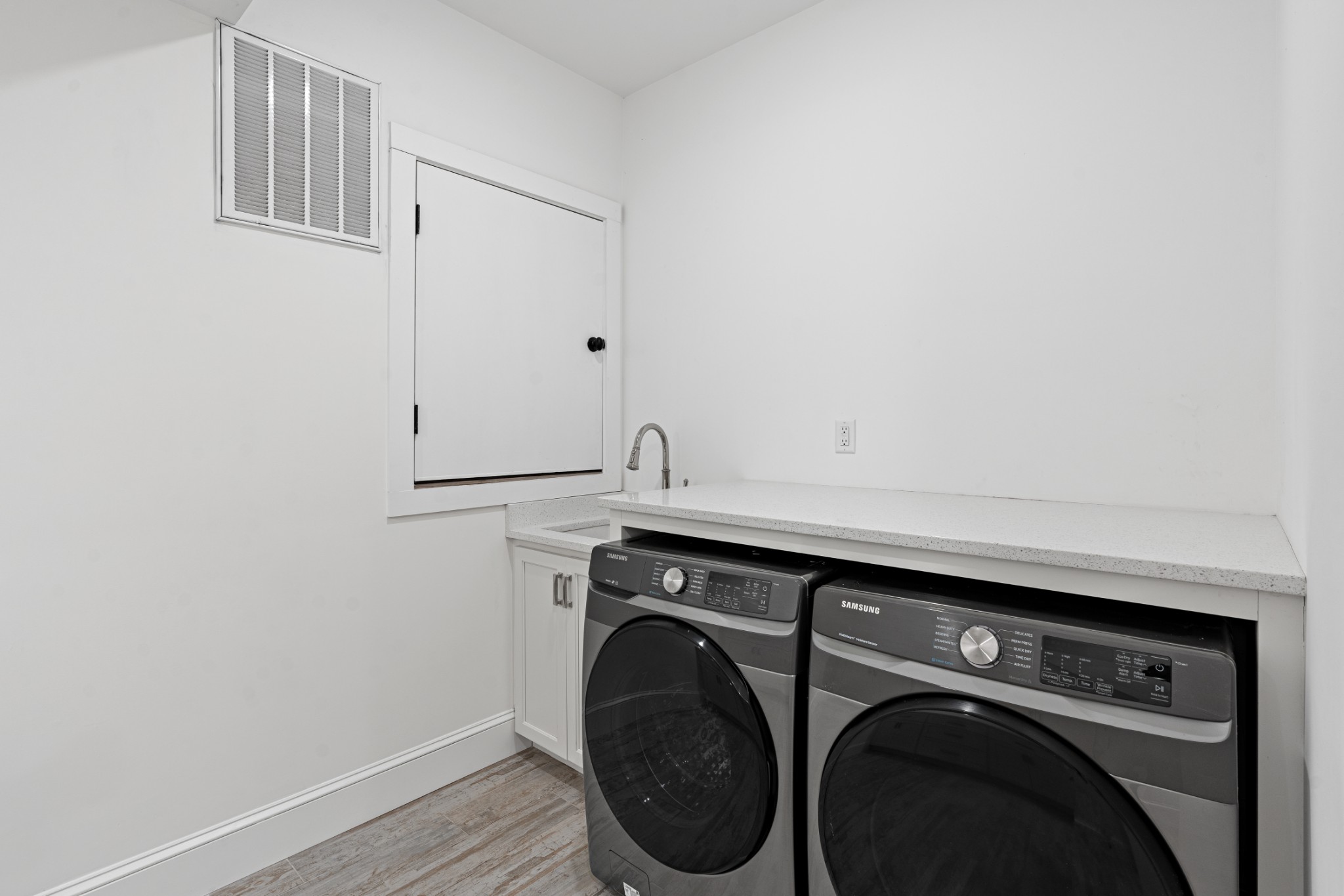 110 Lindsley Park Drive Nashville, TN 37206 - Photo 28 of 32 a utility room with dryer and washer