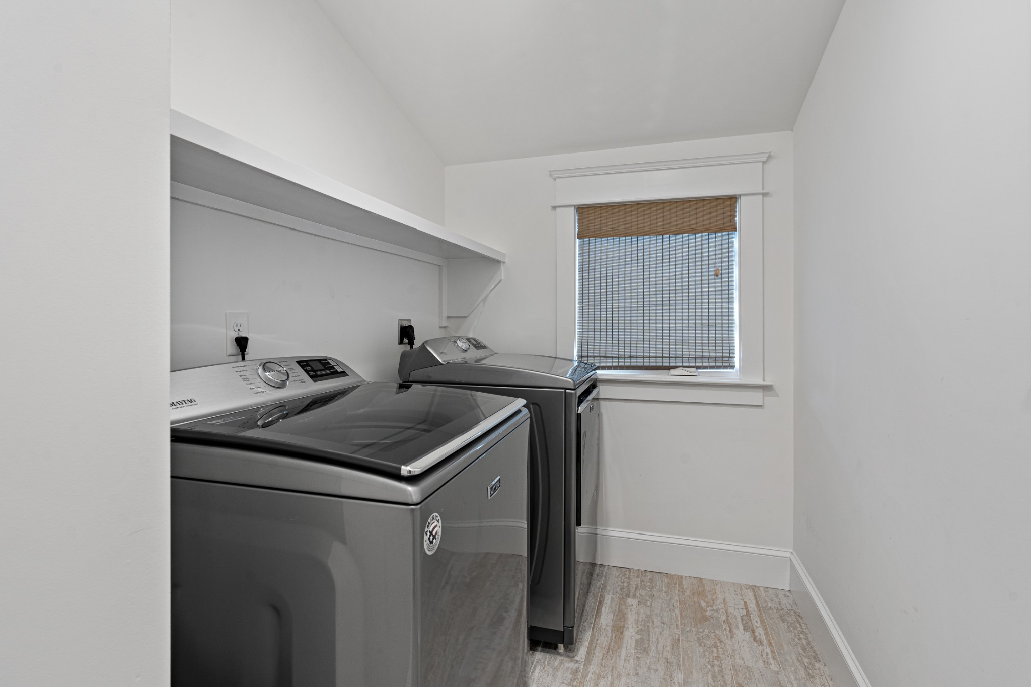 110 Lindsley Park Drive Nashville, TN 37206 - Photo 29 of 32 a utility room with dryer and washer