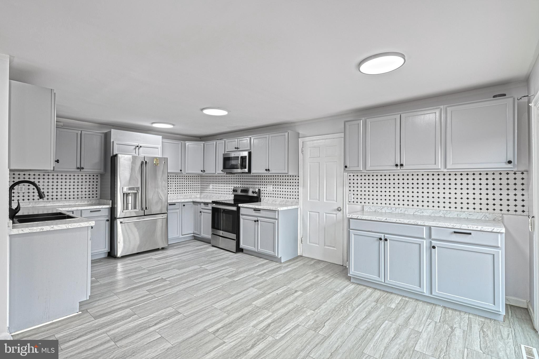 1373 Quail Hollow Road Harrisburg, PA 17112 - Photo 19 of 68