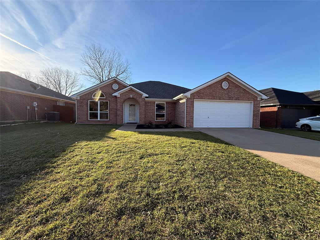 1602 Crestmeadow Lane Mansfield, TX 76063 - Photo 2 of 23