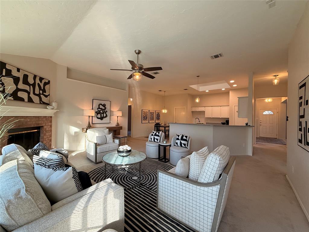 1602 Crestmeadow Lane Mansfield, TX 76063 - Photo 7 of 23