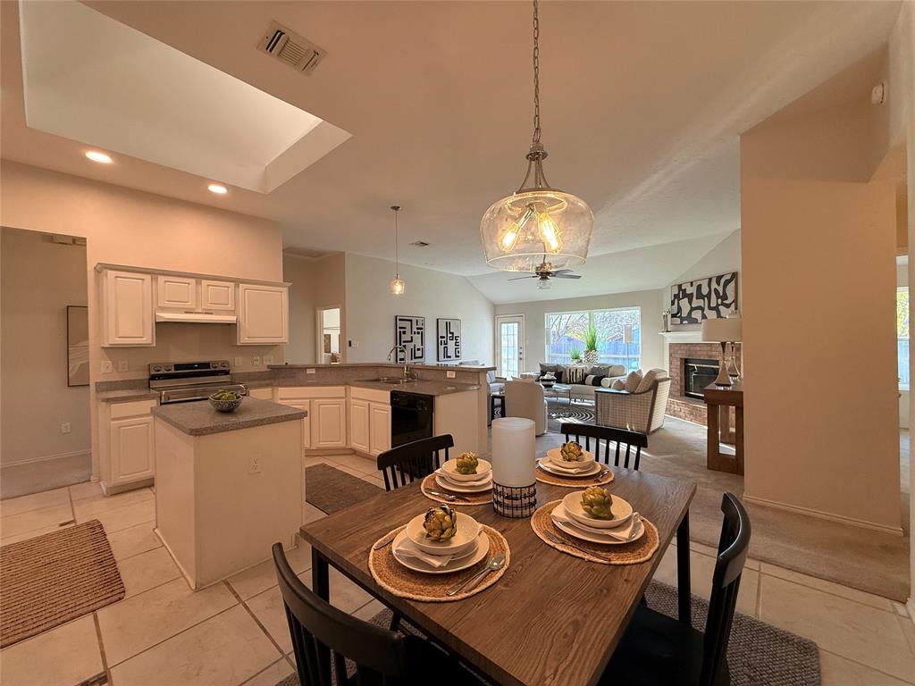 1602 Crestmeadow Lane Mansfield, TX 76063 - Photo 9 of 23