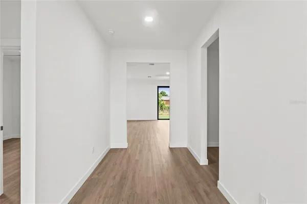 a view of a back yard