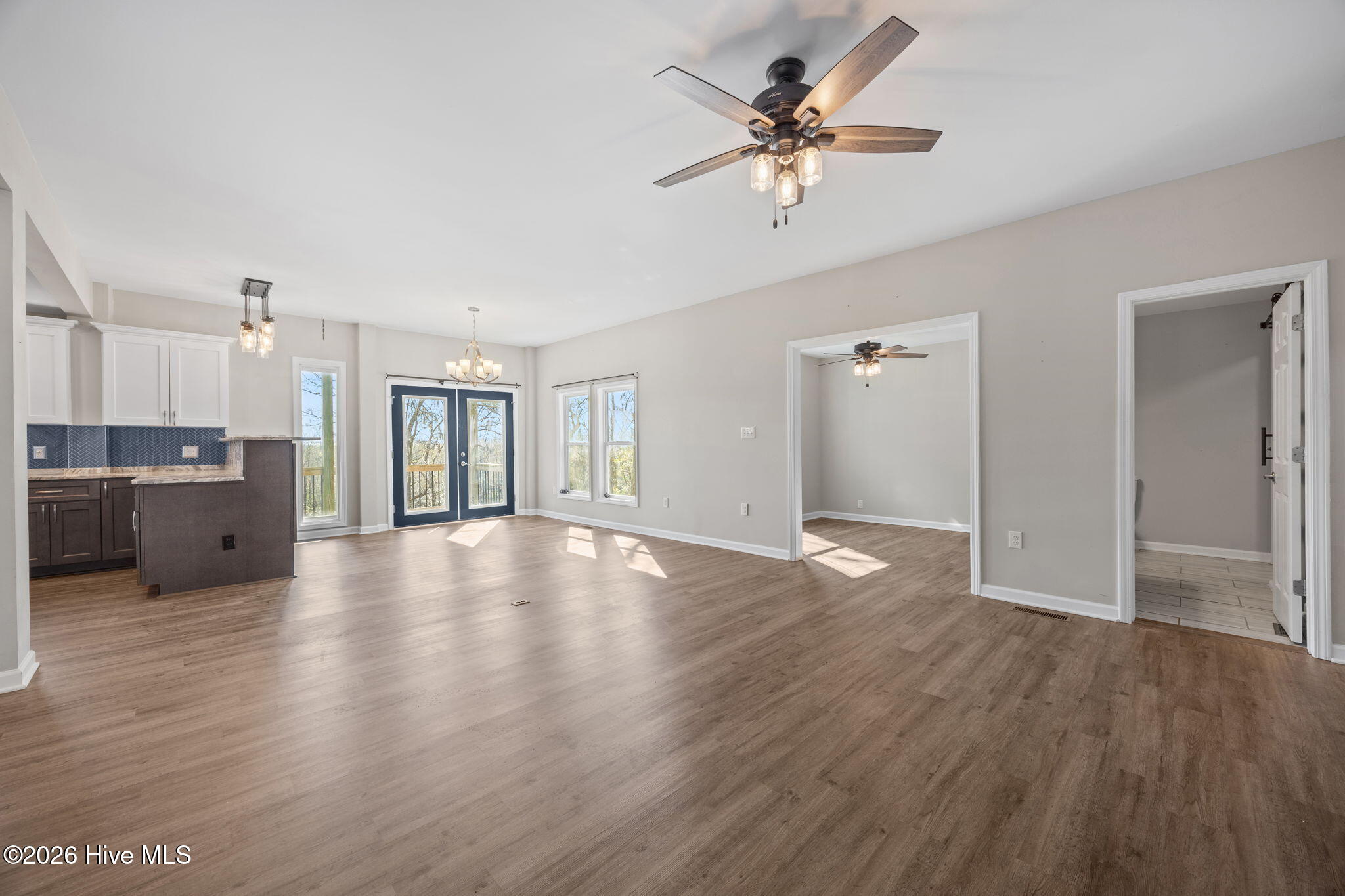 319 Blue Top Road Jacksonville, NC 28540 - Photo 10 of 62 Living