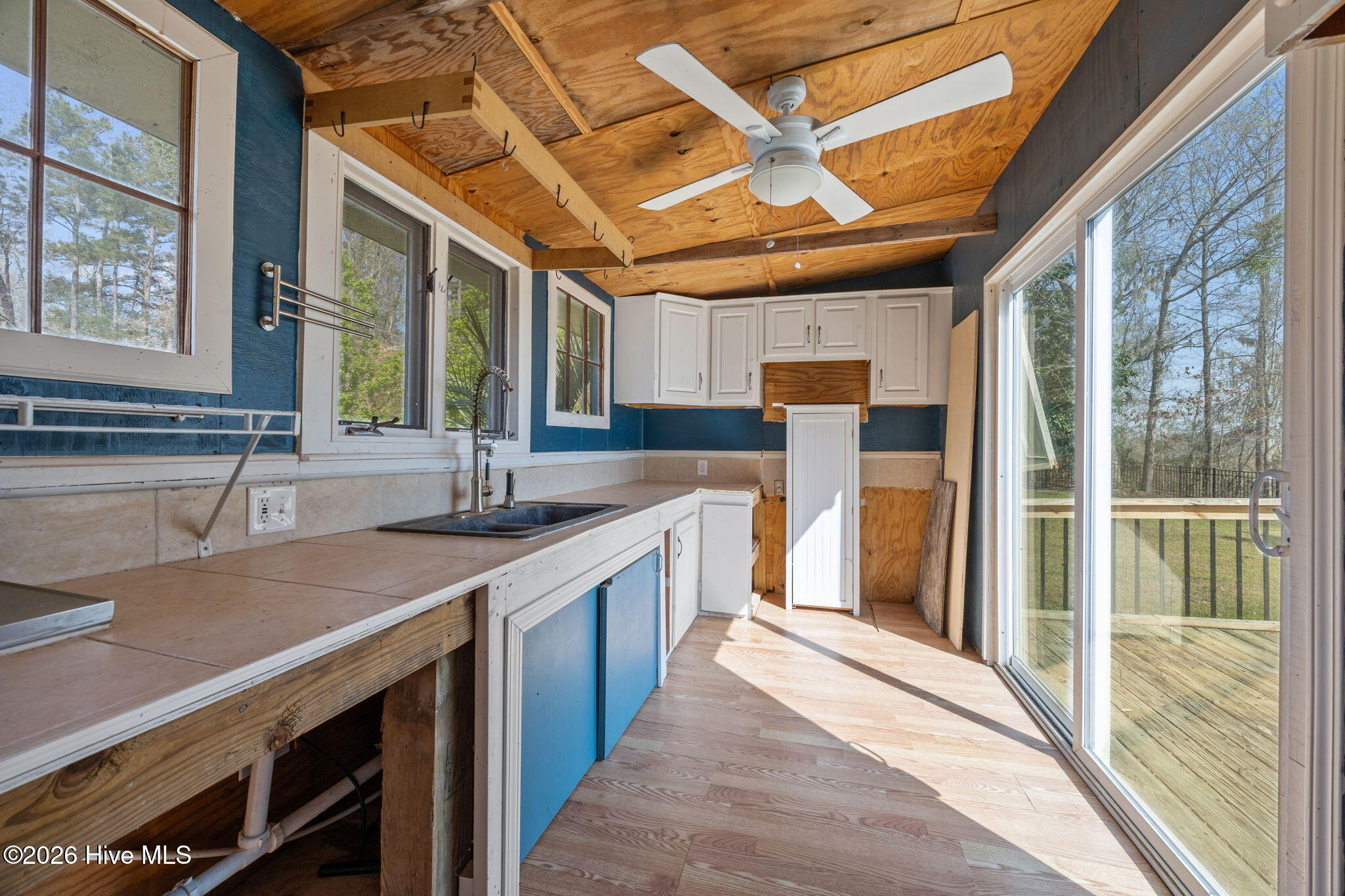 319 Blue Top Road Jacksonville, NC 28540 - Photo 40 of 62 Garden Shed/Kitchenette