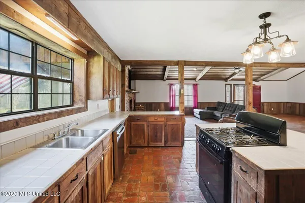 $325,000 | 410 Carson Road, Carthage, MS 39051