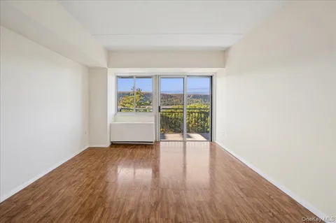 $595,000 | 1020 Warburton Avenue, Unit 9E, Yonkers, NY 10701