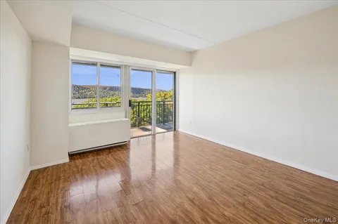 $595,000 | 1020 Warburton Avenue, Unit 9E, Yonkers, NY 10701