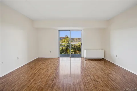 $595,000 | 1020 Warburton Avenue, Unit 9E, Yonkers, NY 10701